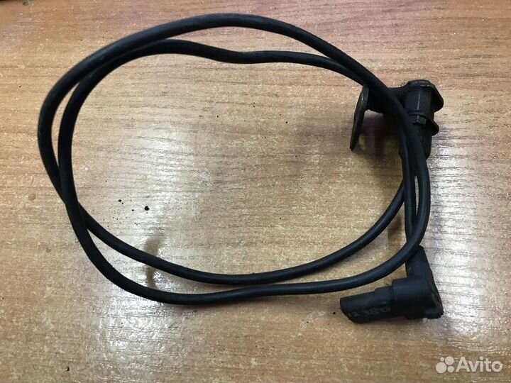 Датчик положения коленвала Mercedes-Benz S W140 с1