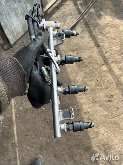 Топливная рампа AEB 1.8T 280150447