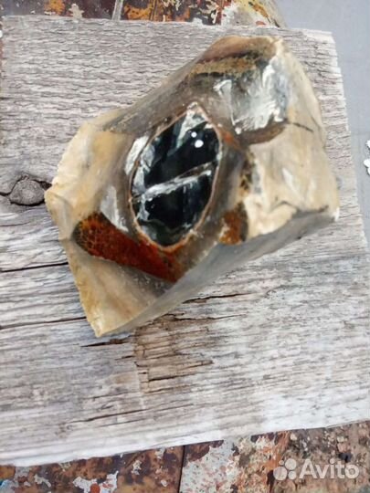 Камень глаз дракона