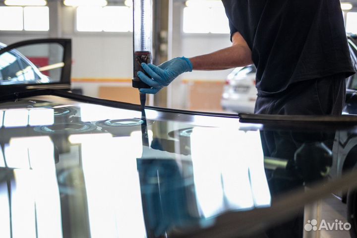 Лобовое стекло на Changan Benni