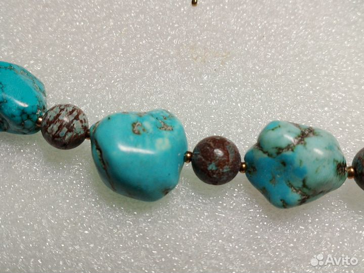 Бусы из бирюзы и яшмы