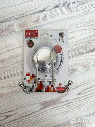 Крючок двойной настенный для ванной на присоске