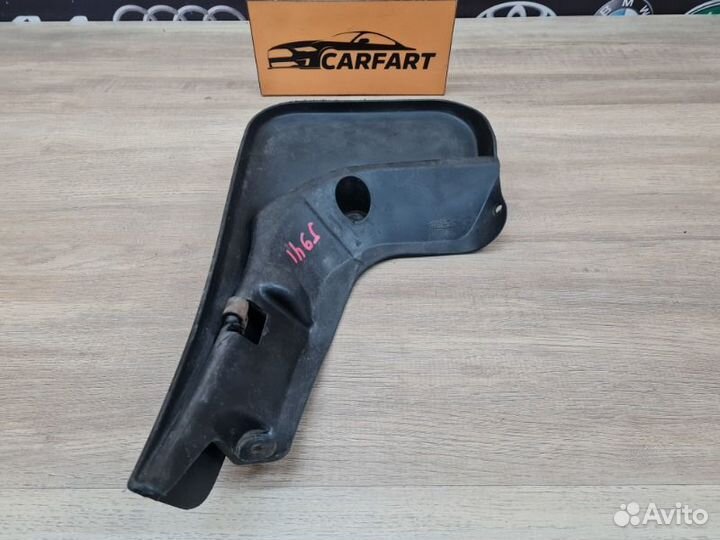 Брызговик задний левый Ford Focus CB8 1.6L duratec