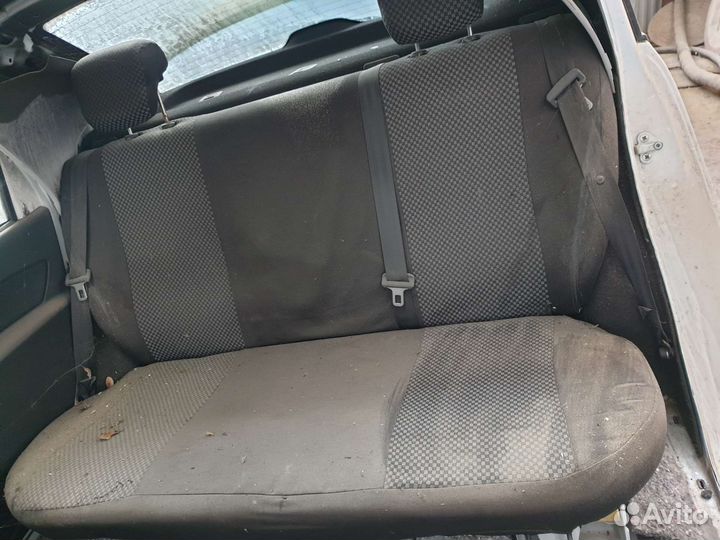 Задние передние сиденья датсун гранта