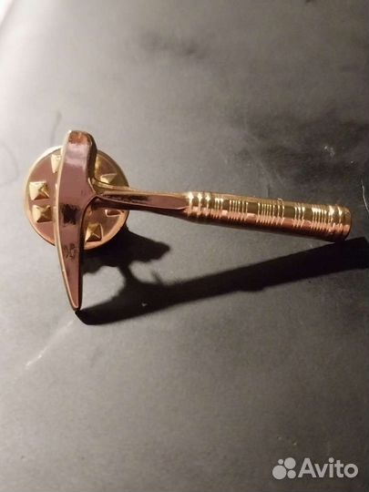 Значок геология геолог молоток брошь пин