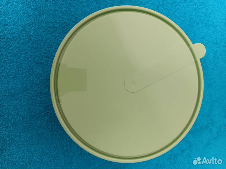 Салатник с крышкой