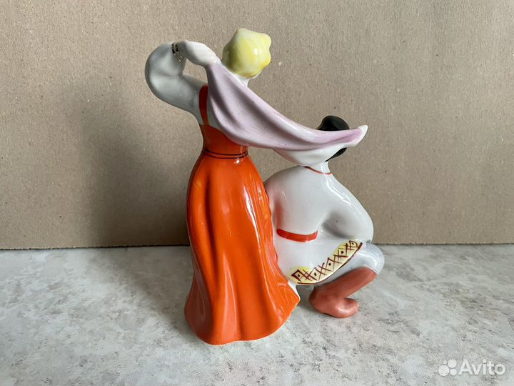 Статуэтка фарфор Русские плясуны