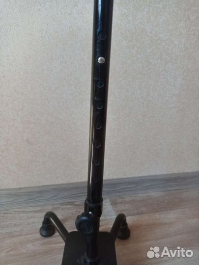 Трость четырехопорная