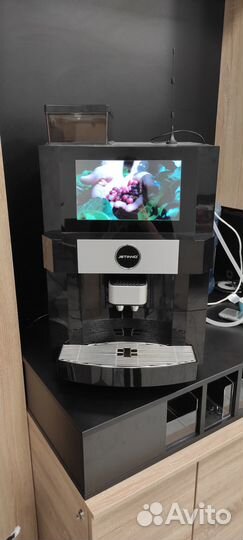 Кофейный автомат для зернового кофе