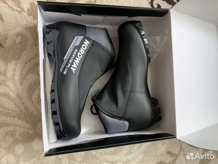 Лыжные ботинки