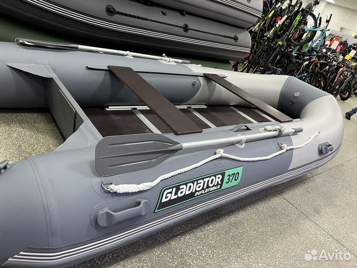 Надувная лодка Пвх Gladiator (Гладиатор) B370