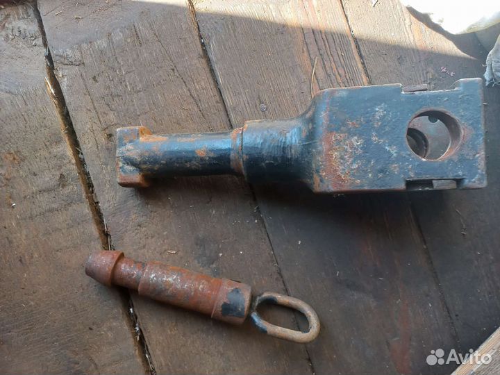 Даф буксировочный крюк