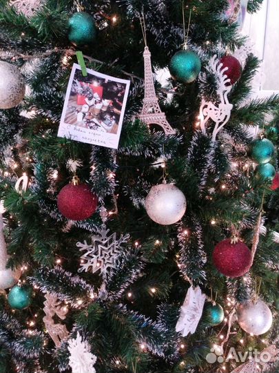 Елка искусственная. Высота 2м.55см. Диаметр по ниж