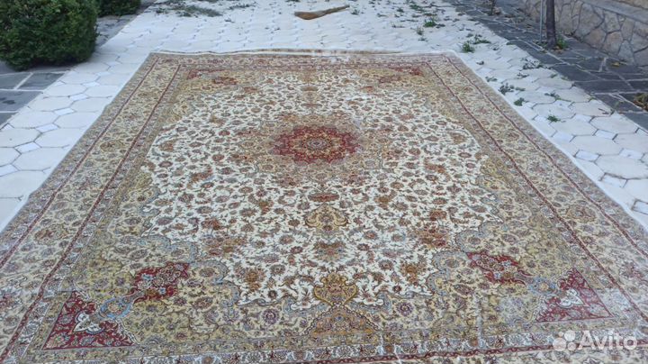 Ковер шелковый