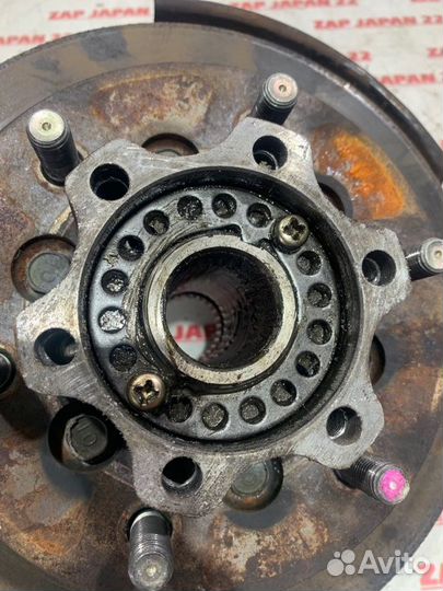 Ступица передняя правая Mitsubishi Challenger K99