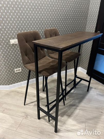Барный стол и стулья