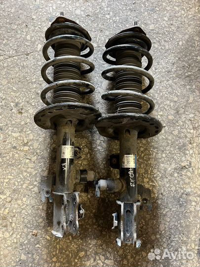 Lexus RX амортизатор передний