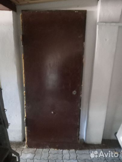 Самодельная металлическая дверь б/у