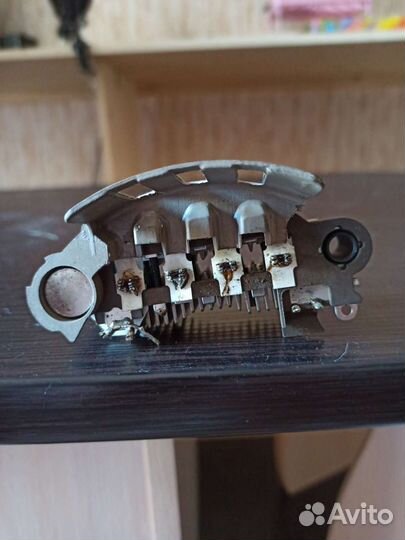 Диодный мост генератора RM176