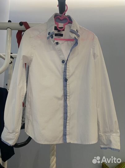 Рубашки белые на мальчика 122 и 128