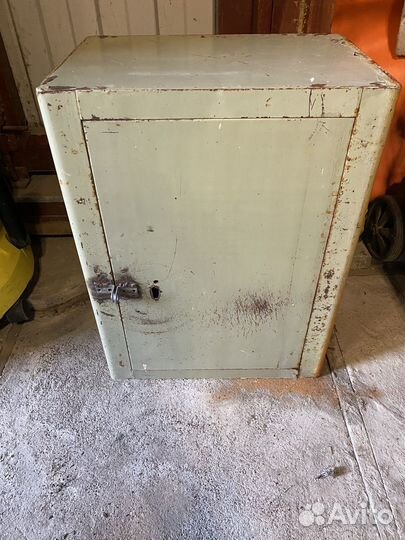 Сейф железный оружейный