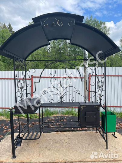 Мангал с крышей