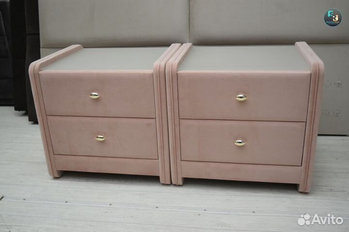 Прикроватные тумбы