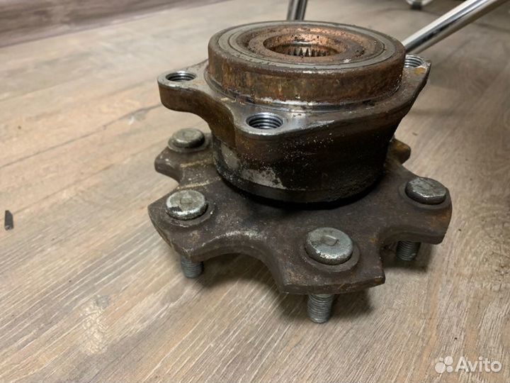 Ступица задняя Mitsubishi Pajero 4 3.2D 2007