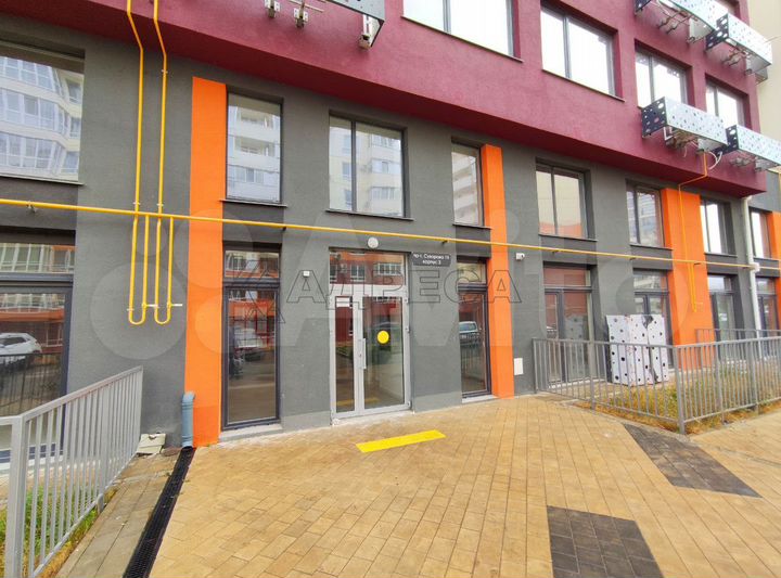 2-к. квартира, 77 м², 1/8 эт.