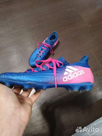 Футбольные бутсы adidas