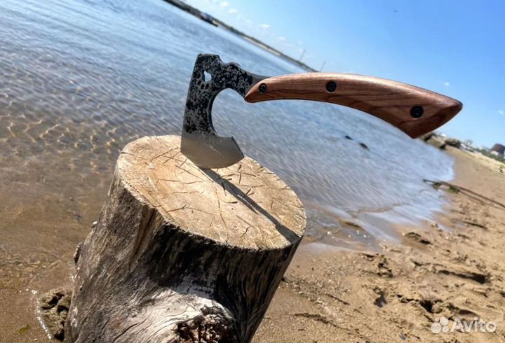 Топор кованый