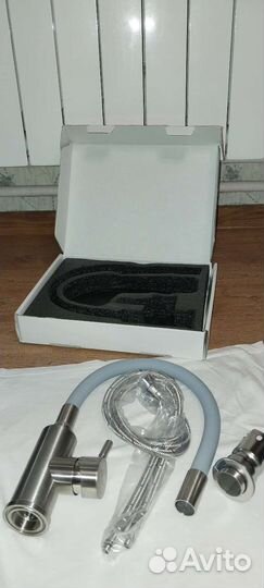 Смеситель кухонный с гибким гусаком