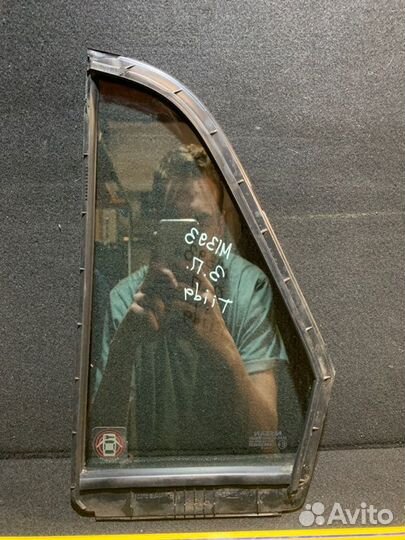 Стекло глухое заднее правое Nissan Tiida HR16DE