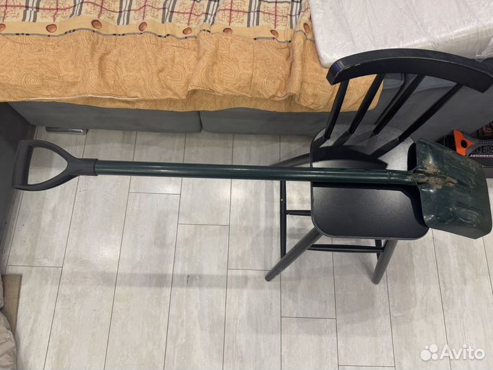 Лопата сталь совковая 120см с черенком Geolia