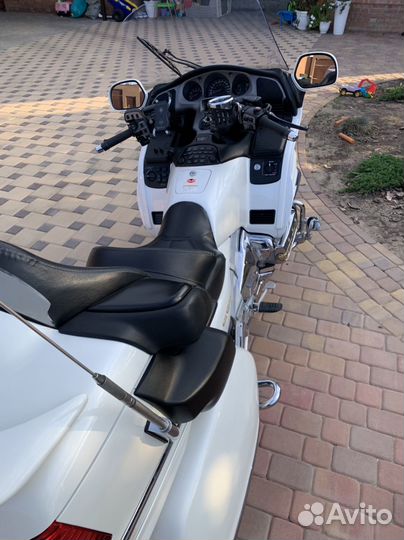 GL1800