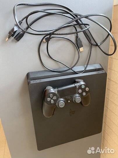 Sony playstation 4 PS4 slim 1tb