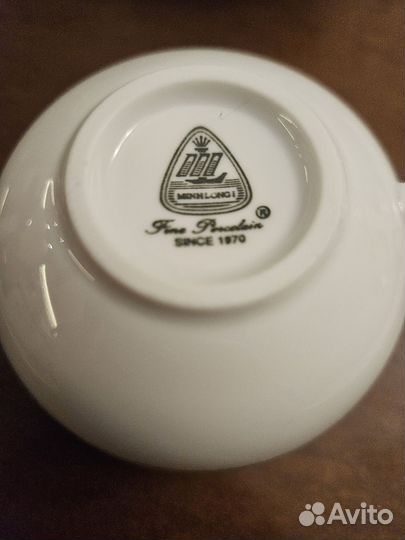 Набор чашек,чайник и сахарница