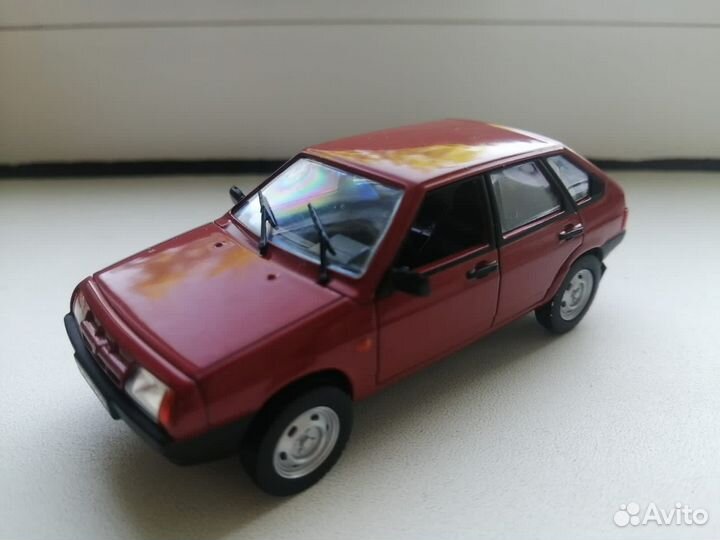 Моделька ваз 2109 (спутник) 1:43 с журналом