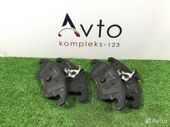 Колодки тормозные передние Mercedes-Benz E-350