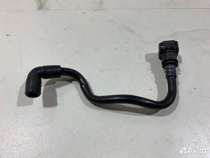 Трубка вакуумная Mercedes Glc X253