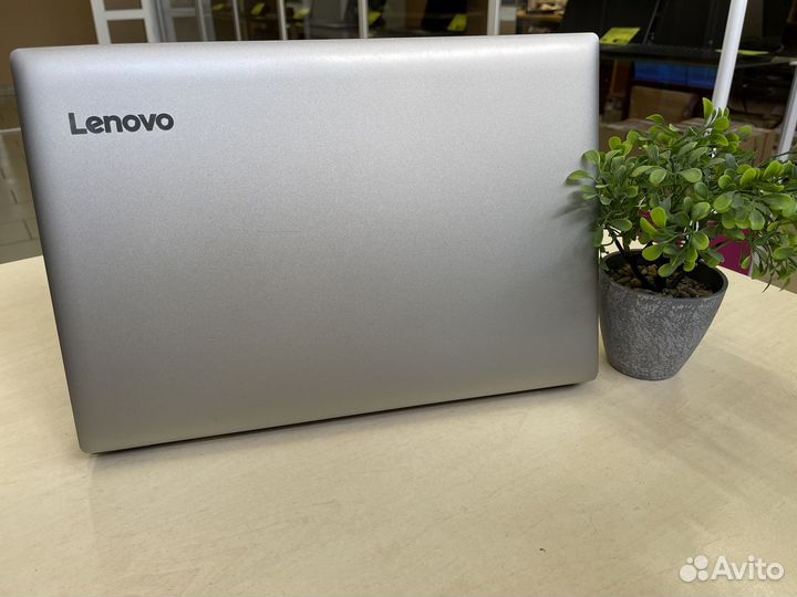 Ноутбук Lenovo/Core i3/Radeon/8GB/SSD