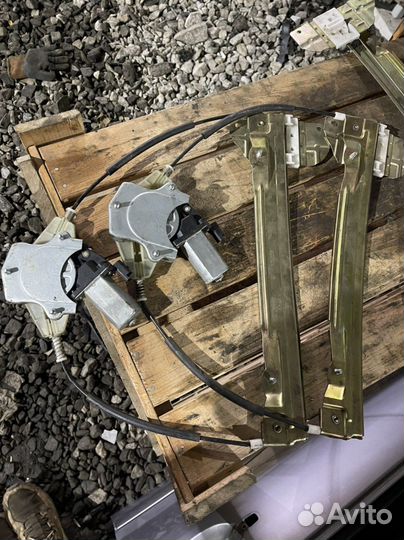 Передний правый стеклоподъемник chery bonus a13