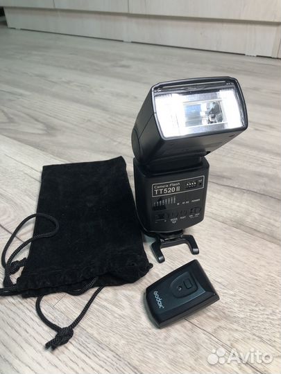 Вспышка Godox ThinkLite TT520II