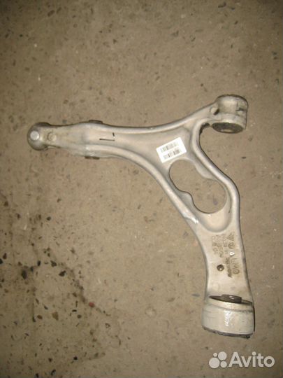 Audi q7 поворотный кулак нижний рычаг