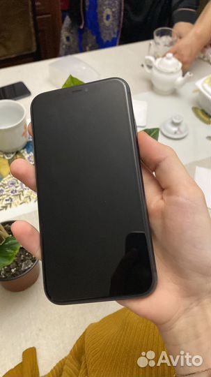 Телефон iPhone 11