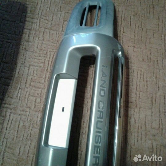 Накладка на передний бампер toyota