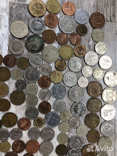 Коллекция монет разных стран и годов