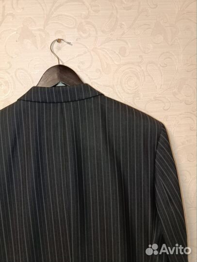 Мужской костюм классический приталенный