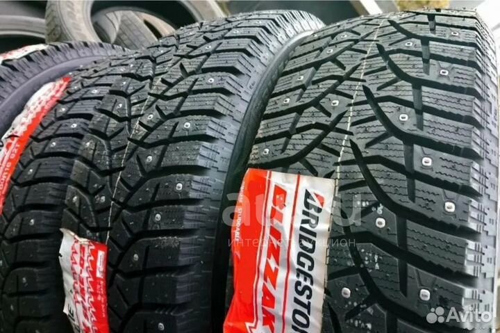 Bridgestone Blizzak Spike-02 245/45 R17 99T