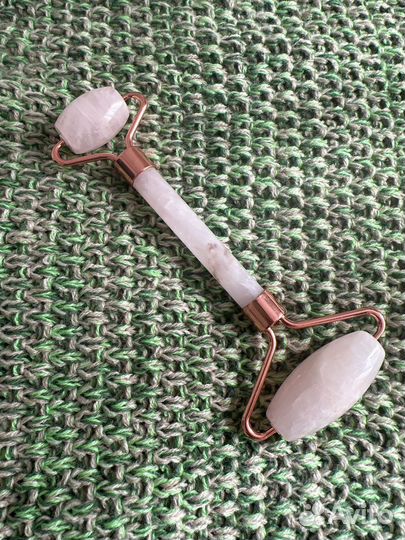 Ролик розовый кварц